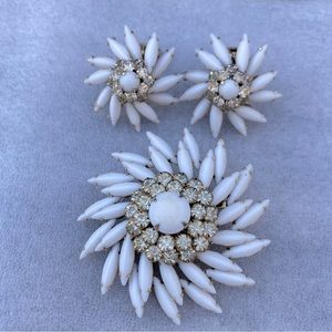 Beautiful 1950s Sunburst Milk Glass Rhinestone Judy Lee Brooch Pendant Earrings